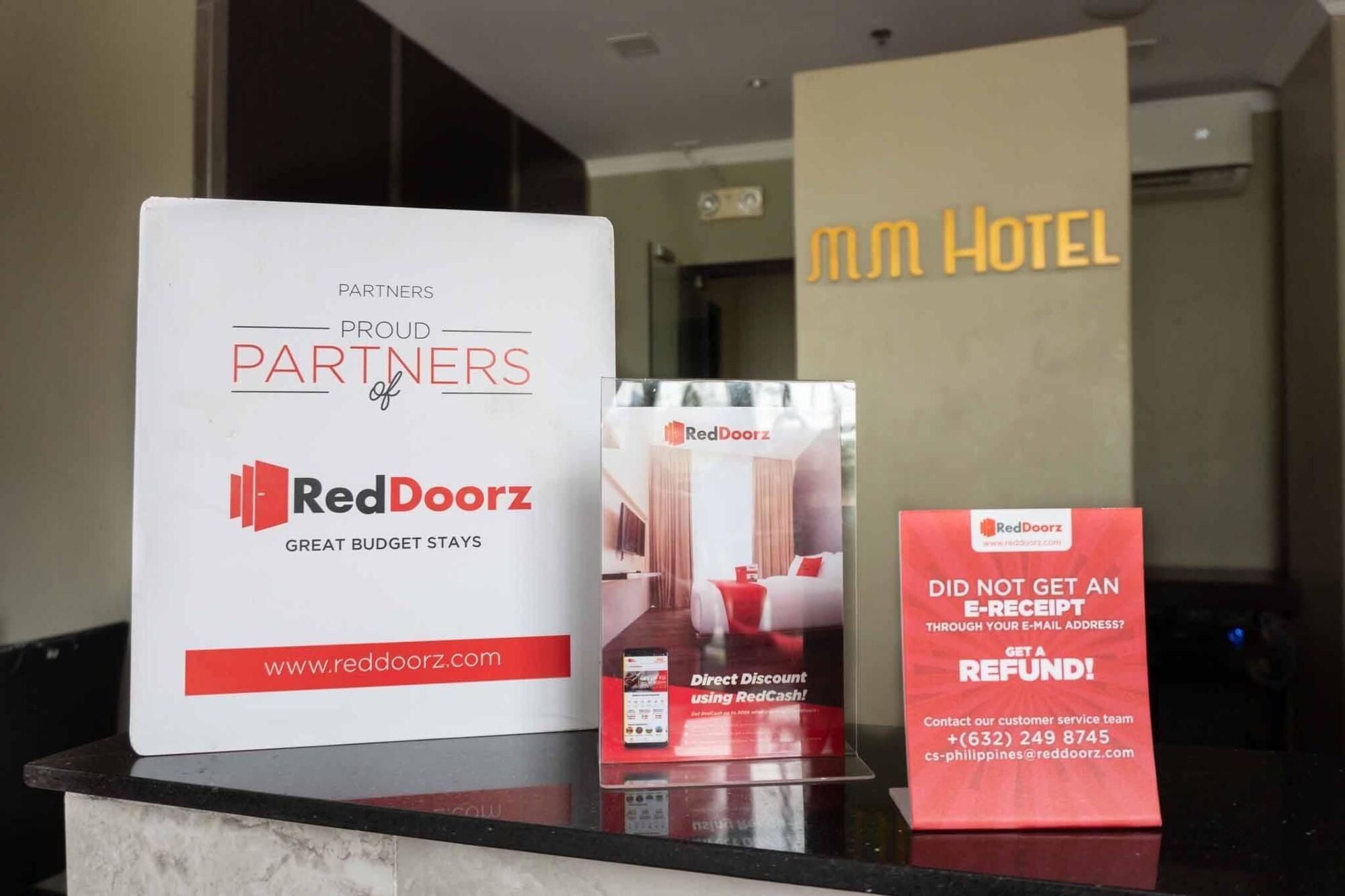 Reddoorz Plus At Mm Hotel Las Pinas Former Reddoorz Plus Near Bamboo Organ Exterior photo