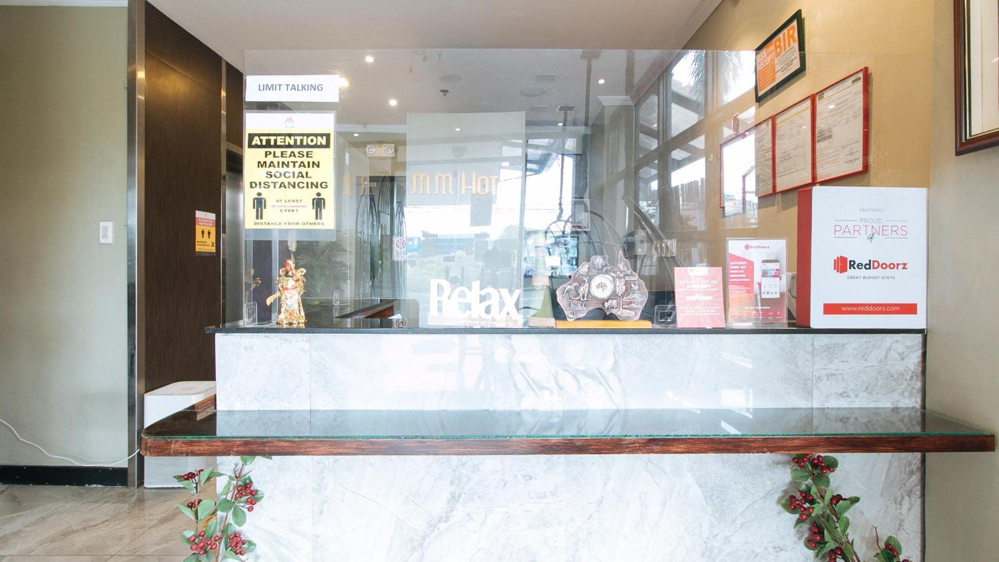 Reddoorz Plus At Mm Hotel Las Pinas Former Reddoorz Plus Near Bamboo Organ Exterior photo